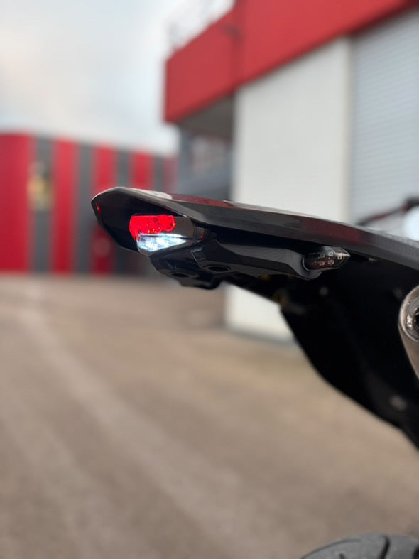 2x LED-Blinker mit E-Nummer